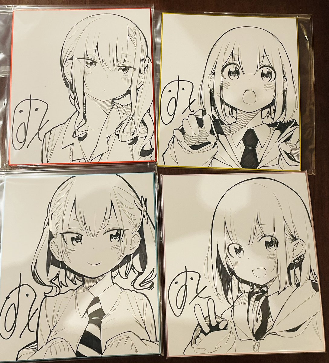 先日描いたサイン色紙…それぞれ
メロンブックス秋葉原1号店様、AKIHABARAゲーマーズ本店様、アニメイト秋葉原本館様、とらのあな秋葉原店様
に展示されております!時間の許す方は現地まで足を運んでご覧いただけると嬉しいです☺️✨