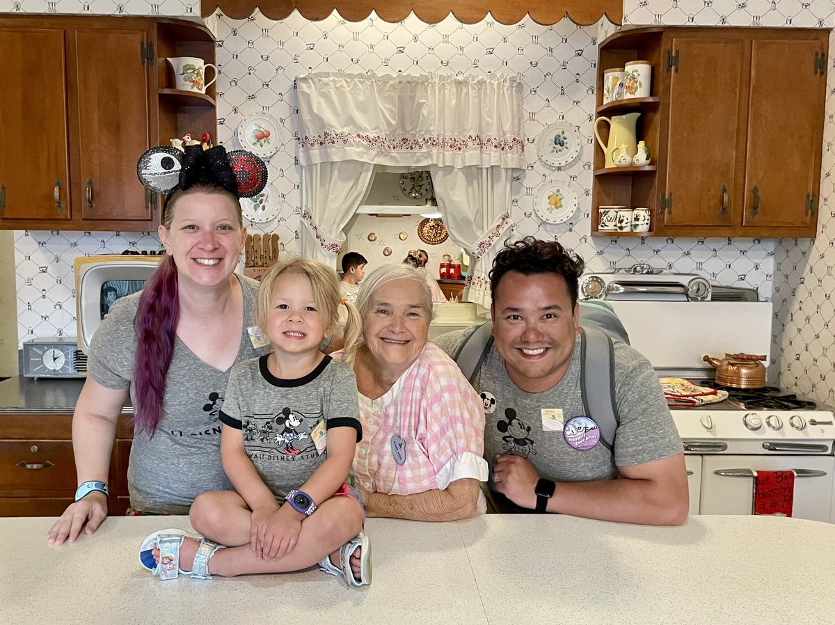 NerdyITManager's tweet photo. Mary Ann @WaltDisneyWorld made our day super special at 50s Prime Time. She was sweet, energetic, and super engaging! Thanks Mary Ann! https://t.co/xDB3lrjqxx