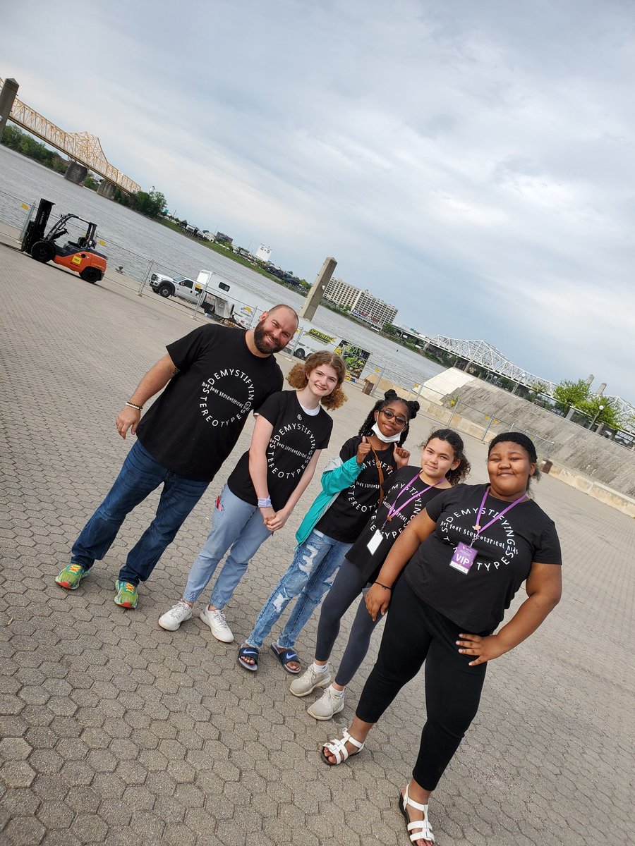 sandralhogue's tweet photo. These @JCPSKY kiddos from @mybrownschool and Mr. @BeEfficacious are primed to change the world with their Justice Fest projects. #NYSK #Festiville https://t.co/qQ5fD23uEc