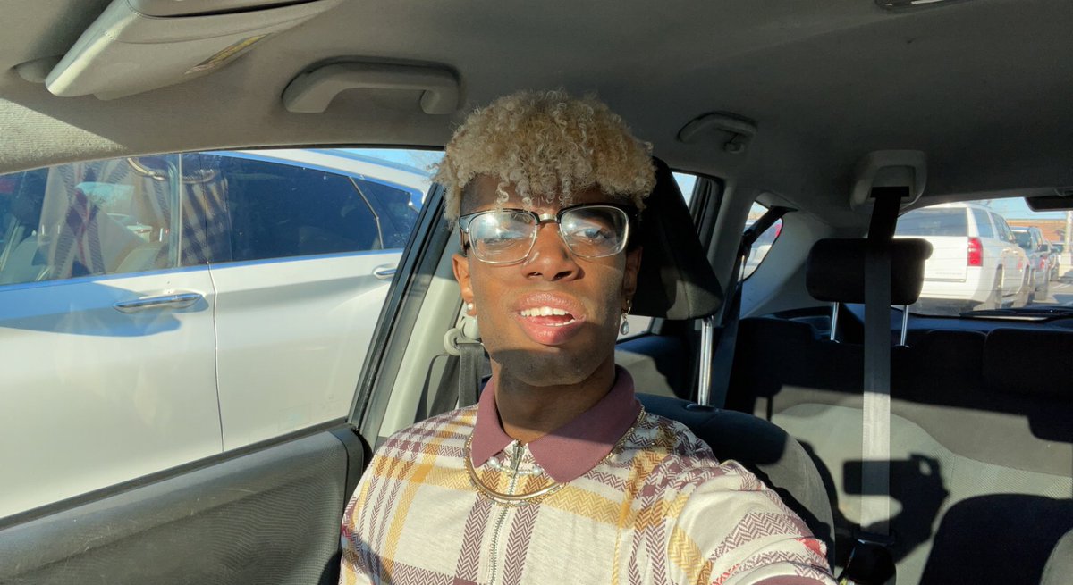 jayykors's tweet photo. “you’re twenty?!” https://t.co/VLQzZNA4cM
