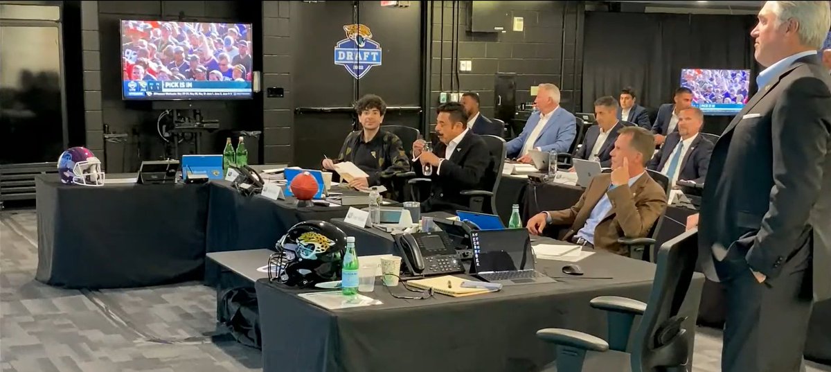 DaveWallsTV's tweet photo. Tony Khan sighting at the #NFLDraft https://t.co/svarC1khTx