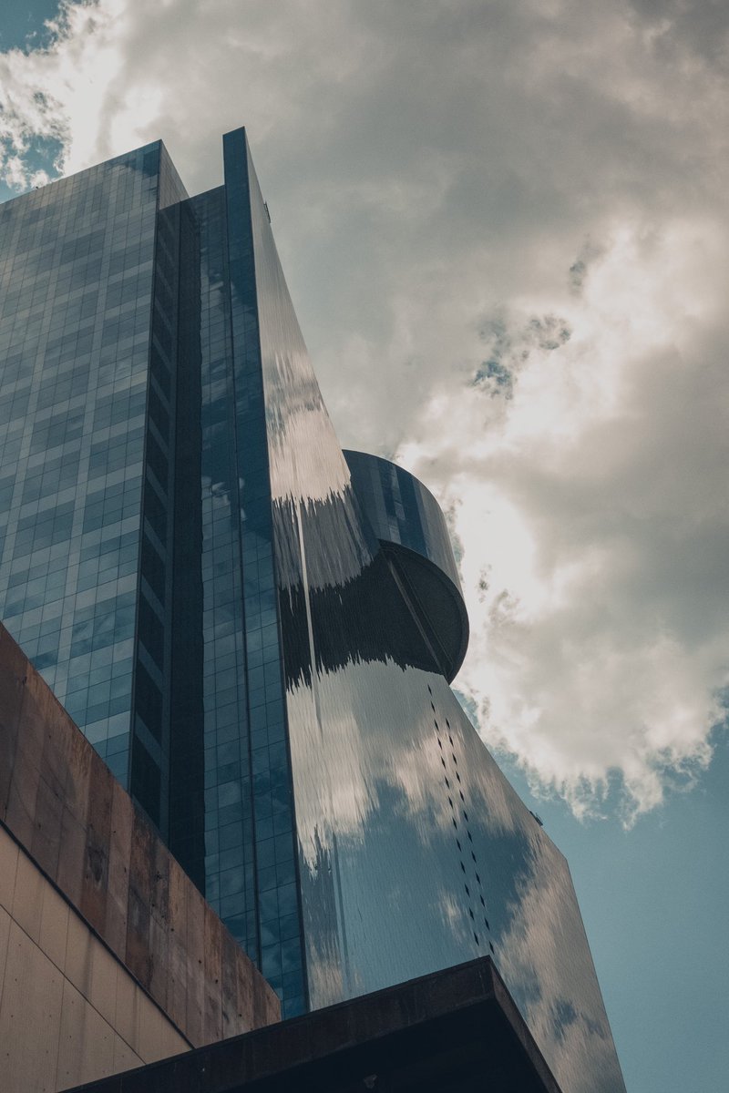djrichardh's tweet photo. Reflejo, fuerza y magnitud. #WTC https://t.co/gR943XXt6w
