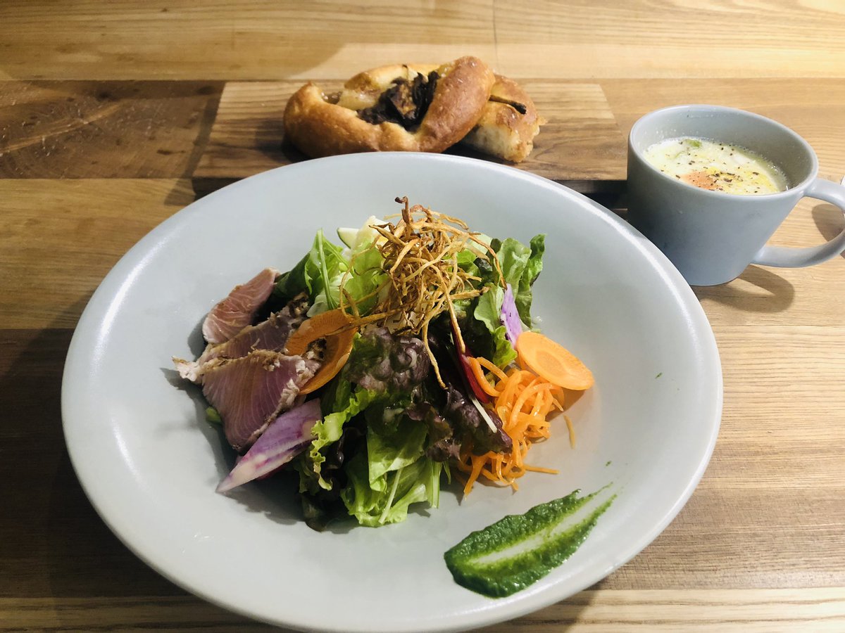 diary53014415's tweet photo. 今朝はのんびり、
ブリバモーニング🍞☕️

また今日も午後から雨ですね🥲
1日ゆっくり過ごそうと思います🐈

 #BREEZEBIRDCAFEANDBAKERY 
 #鎌倉 #和田塚 #モーニング
 #ブリバ #カフェ #鎌倉モーニング
 #ベーカリー https://t.co/YHsEAF6mFq