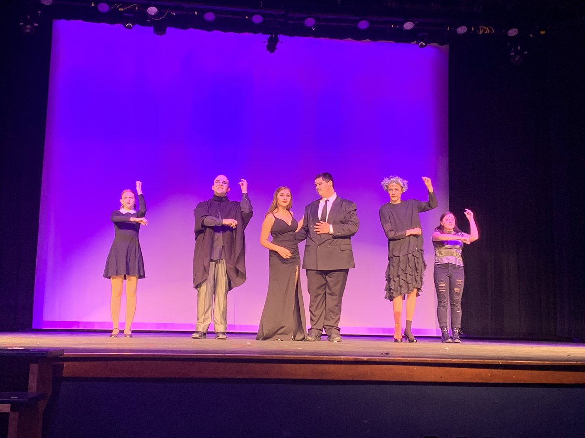 MelfreyaFindley's tweet photo. Annual Evening of Theatre and Senior Night is underway! https://t.co/IhU2xLnBpd
