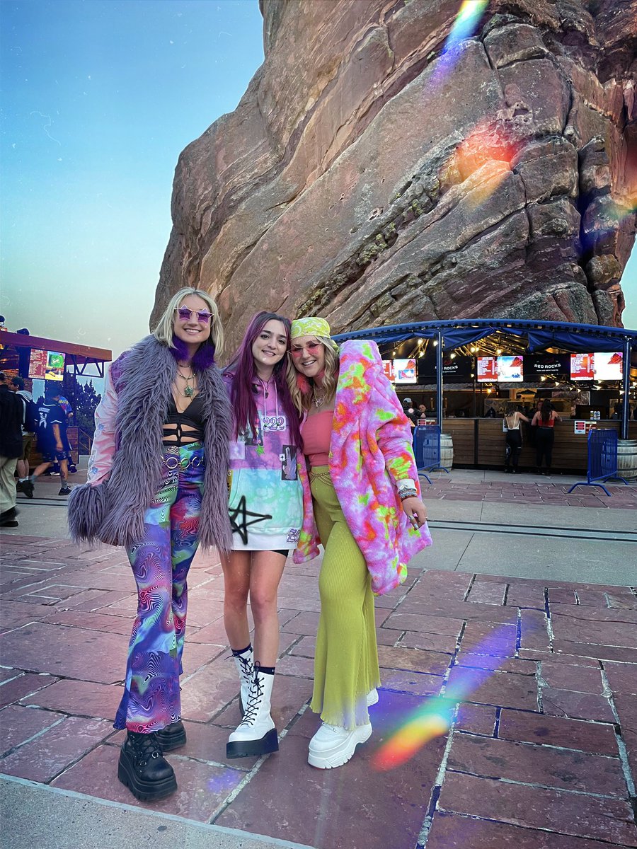 seesil_bean's tweet photo. cyclops rocks still has me 🤯🤯🏔🔊@Subtronics it’s been a whole ass week and I’m still not over how incredible every performance and every song was! and the synchronic alignments with so many dope humans was 🍒🔛🧁 https://t.co/4Chpd5awC5