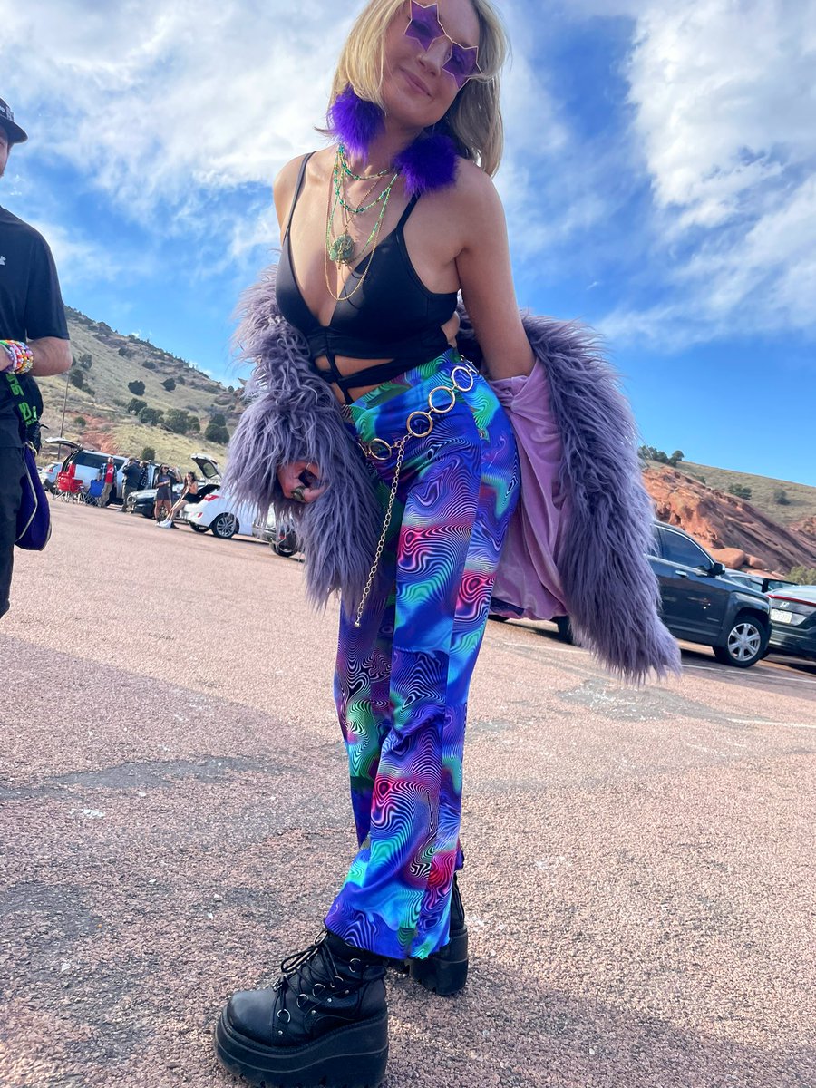 seesil_bean's tweet photo. cyclops rocks still has me 🤯🤯🏔🔊@Subtronics it’s been a whole ass week and I’m still not over how incredible every performance and every song was! and the synchronic alignments with so many dope humans was 🍒🔛🧁 https://t.co/4Chpd5awC5