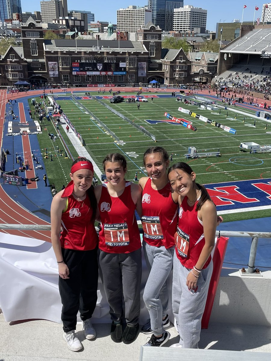FLCuttersTrack's tweet photo. 4x400m girls drop a seasons best by 8 seconds and sneak out a third place medal this afternoon!  Great race ladies! https://t.co/O6BLUR7duk