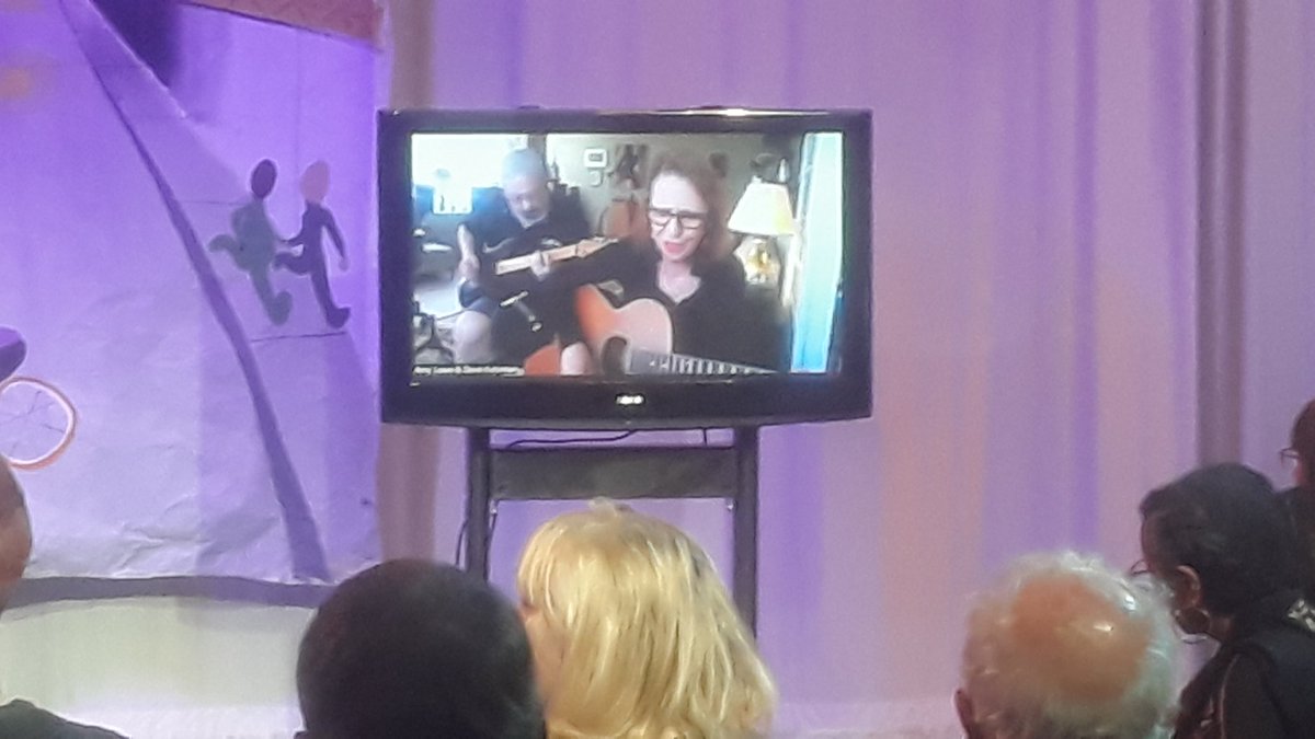 ctvnchicago's tweet photo. Music from Amy Lowe and Dave Katzmann! https://t.co/GB5OHIBIuO