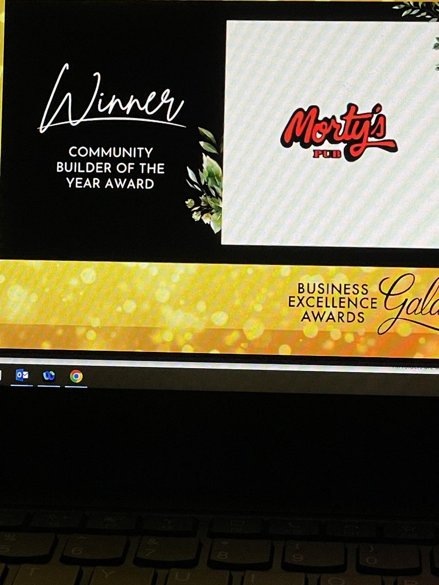 tanderso463's tweet photo. Congratulations ⁦@MortysPub⁩ on the Community Builder of the Year Award - well deserved Jay, Soupy and team!!! https://t.co/BI2F59l5Xs