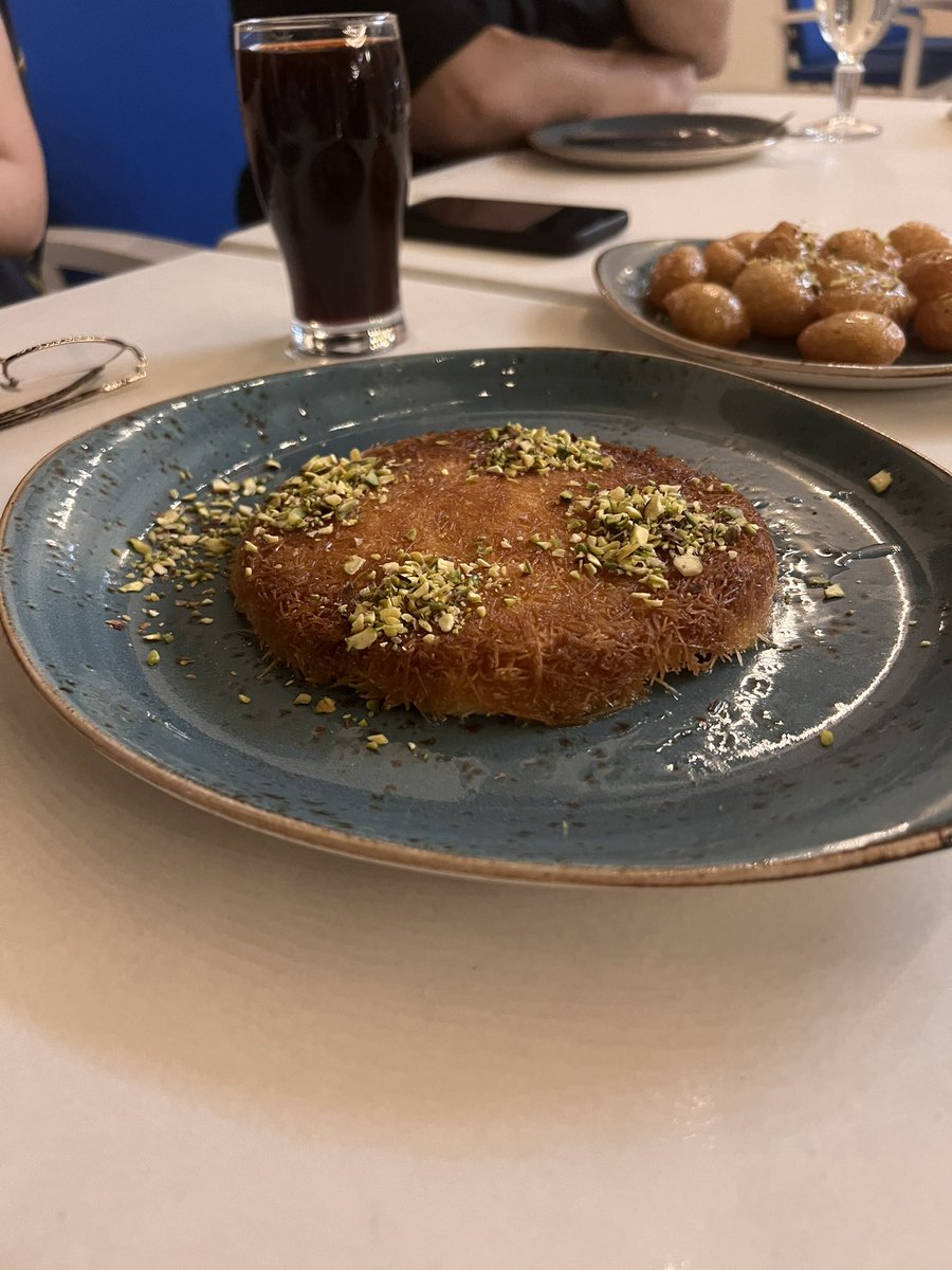 mahwashajaz_'s tweet photo. Some Middle Eastern delights😍 #food #blessingyourtl https://t.co/7Jqu0E44Ej