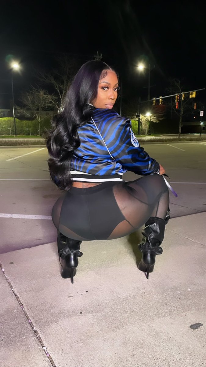 kashdoll's tweet photo. Dg stand for DGIrl! https://t.co/UkahYF2JiH