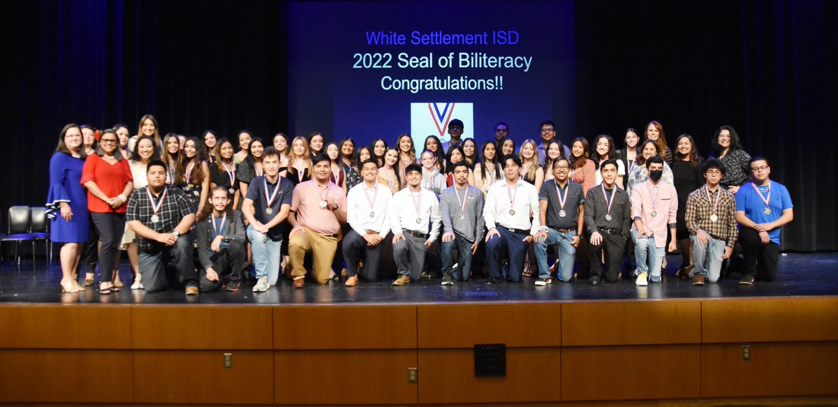 wsisdschools's tweet photo. 46 @brewerhighwsisd seniors earned the Seal of Biliteracy Award on April 26. The award recognizes students who have studied and attained proficiency in two or more languages by high school graduation. https://t.co/BqyLL3XgVX https://t.co/Go0RK0d8hG