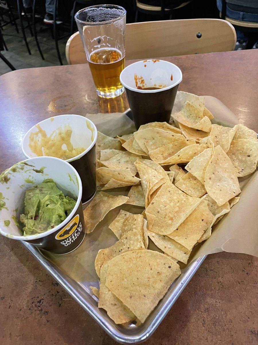 StatsStilettos's tweet photo. My husband and I bonded over the draft 17 years ago. Decided to spend the #NFLDraft at @BWWings and this dip trio showed up an hour late AND the “salsa” is hot marinara sauce. This is ridiculous. #StillWaitingOnManager #OwingsMills https://t.co/Vgm50axI4d