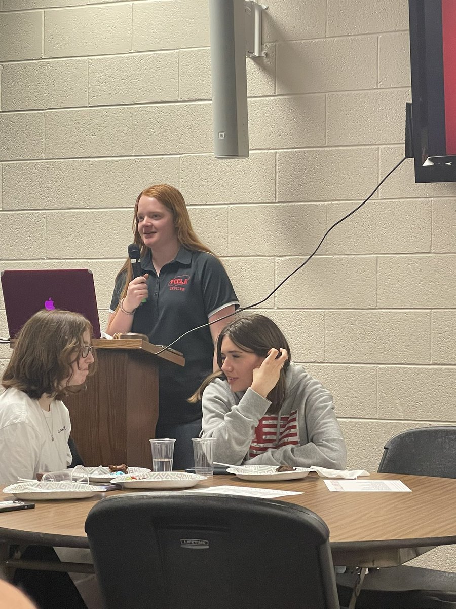 aurora_fccla's tweet photo. Great night for our year end banquet! #aurorahuskies https://t.co/QOKJeYjRa9