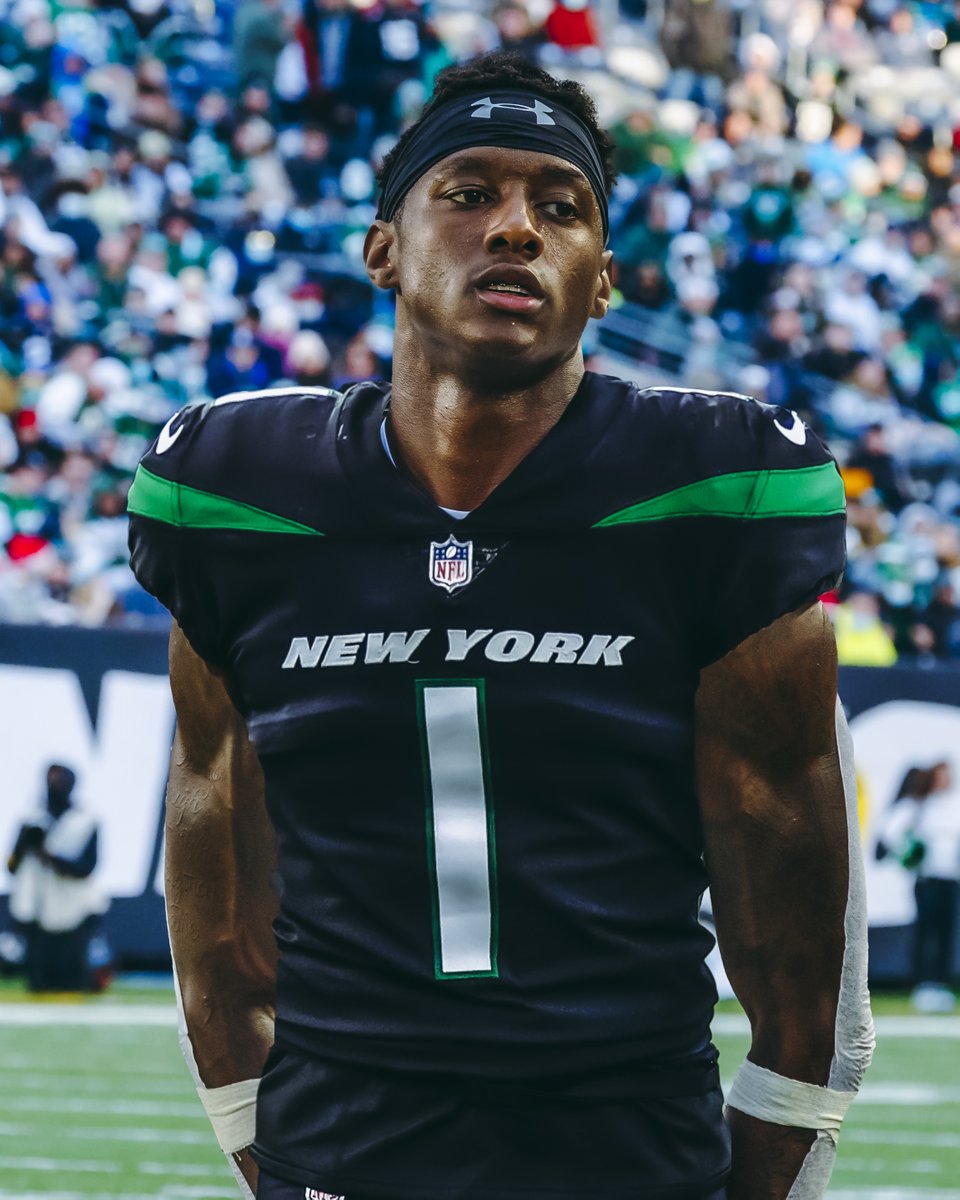 espn's tweet photo. Sauce is the No. 4 overall pick with the Jets 🔥

@iamSauceGardner | @GoBearcatsFB https://t.co/mB63cNocOw