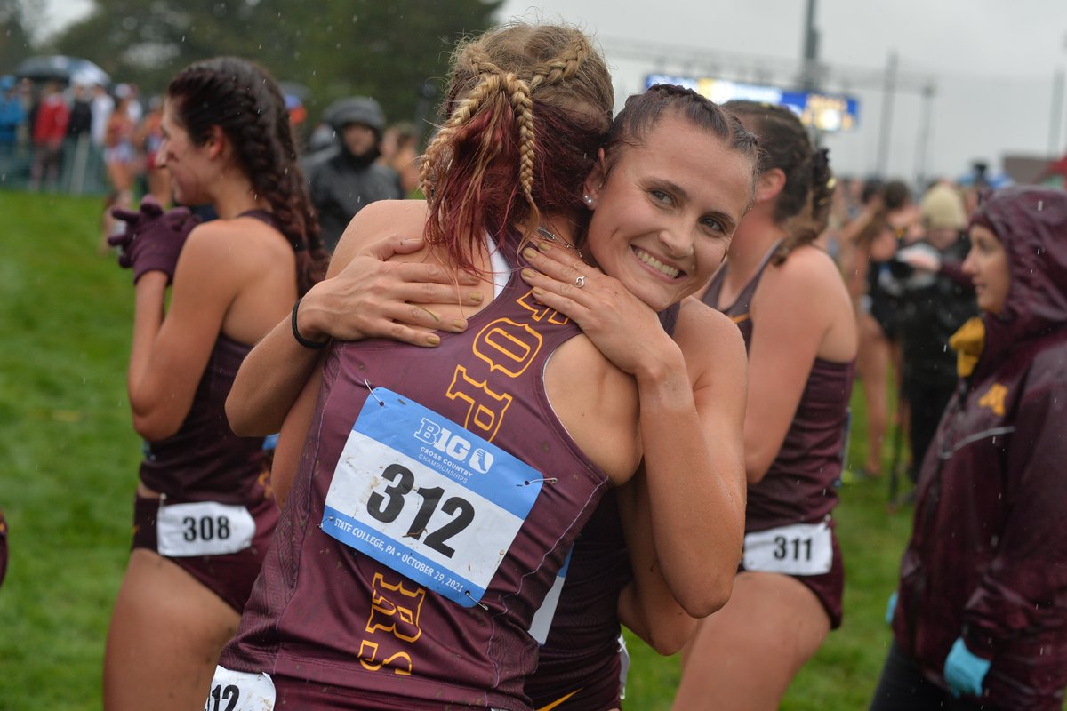GopherCCTF's tweet photo. PR for @BrewsterBrianne! Her 5K time of 16:54.96 is good enough for third in the unseeded section at the @DrakeRelays 👏 https://t.co/FzeSsGkl94