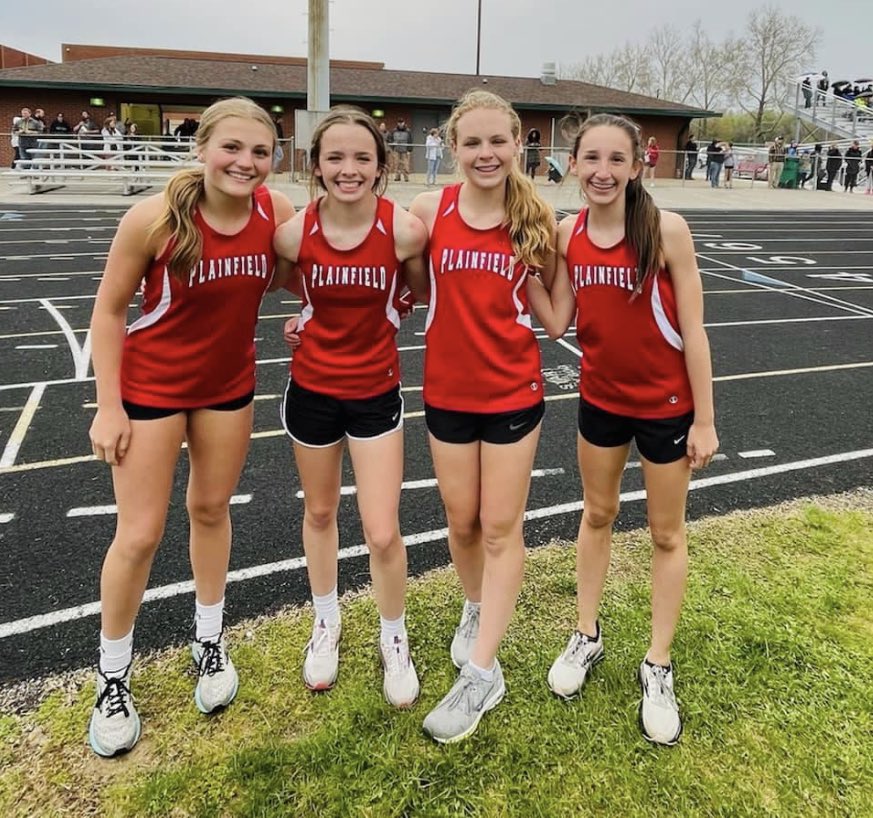 pcmsquakers's tweet photo. Congrats to these ladies on breaking 2 records tonight! New records in the 4x800 and the 4x400! https://t.co/luFEj1WYxN