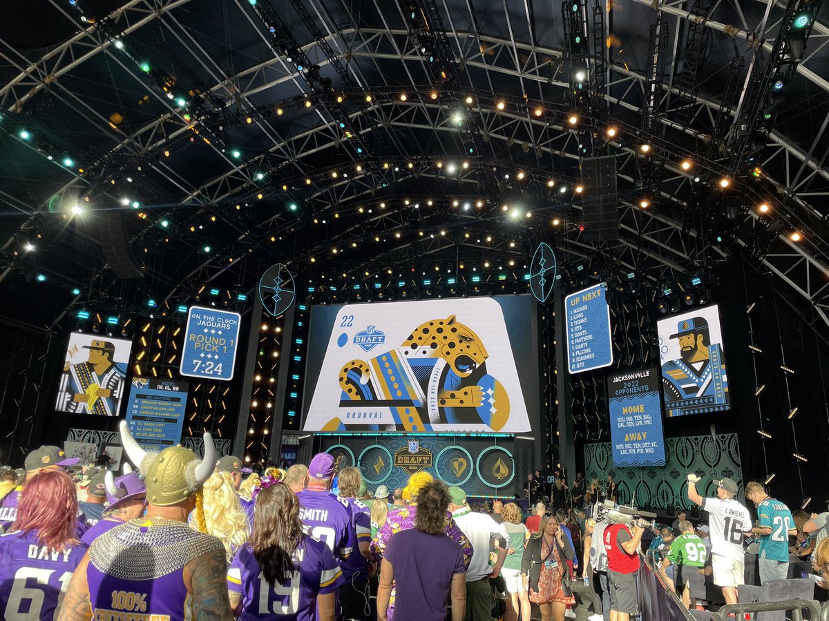 janeymurcia's tweet photo. 😍🥹🏈 #NFLDraft #NFLDraftExperience https://t.co/Af5urRoAtn