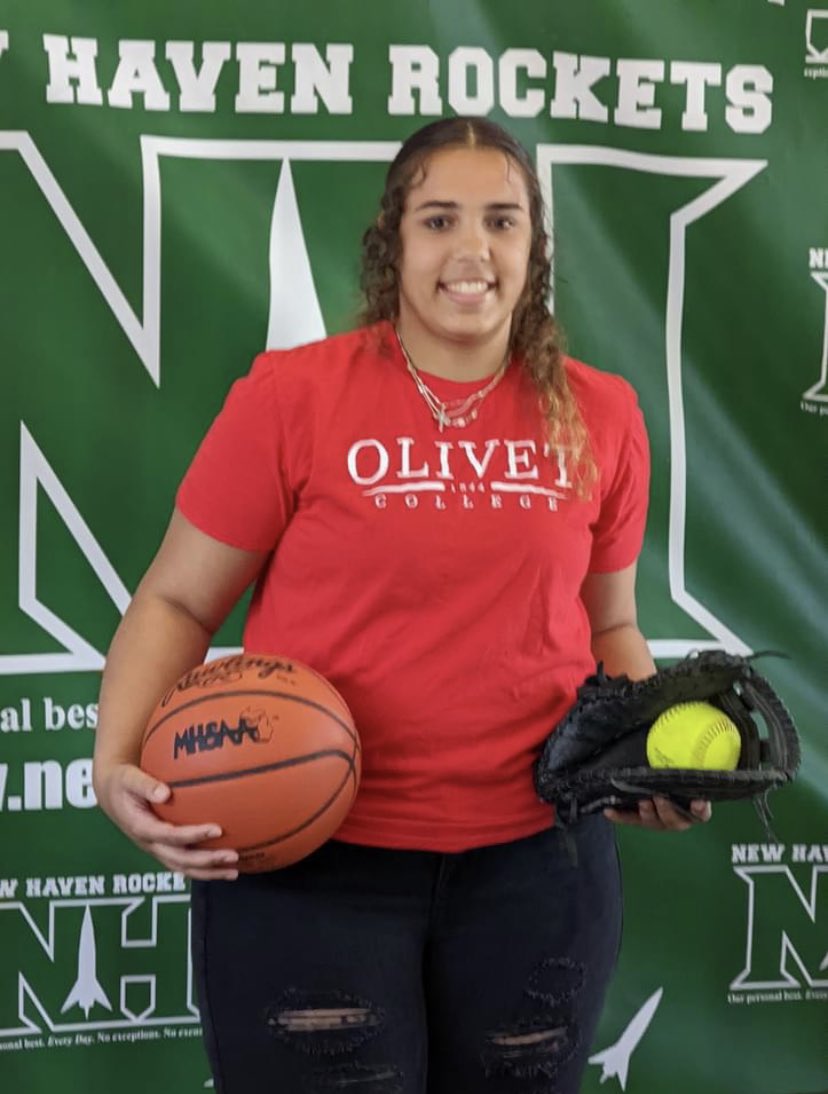 rocketssoftball's tweet photo. Congratulations to senior Laila Hamilton who signed her NLI to play Basketball and Softball at Olivet College! We are so proud of you and can’t wait to watch you at the next level!! #MultisportAthlete #olivetsoftball https://t.co/MM1tsG83jG