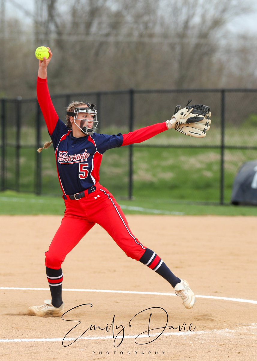 BraveFastpitch's tweet photo. @ths_brave Varsity moves to 13-6 with a 9-0 W over Badin. #POG @McKenna_Weekley fanned 8 w/ 0BB &amp; contributed on 6 additional outs in a superb effort in the circle! 

Offensively: @kaelynw04 (3B) &amp; @shelbyKnott12 had 2RBIs each. @IdenLilly (2B) #together https://t.co/uR7ttCE9ya