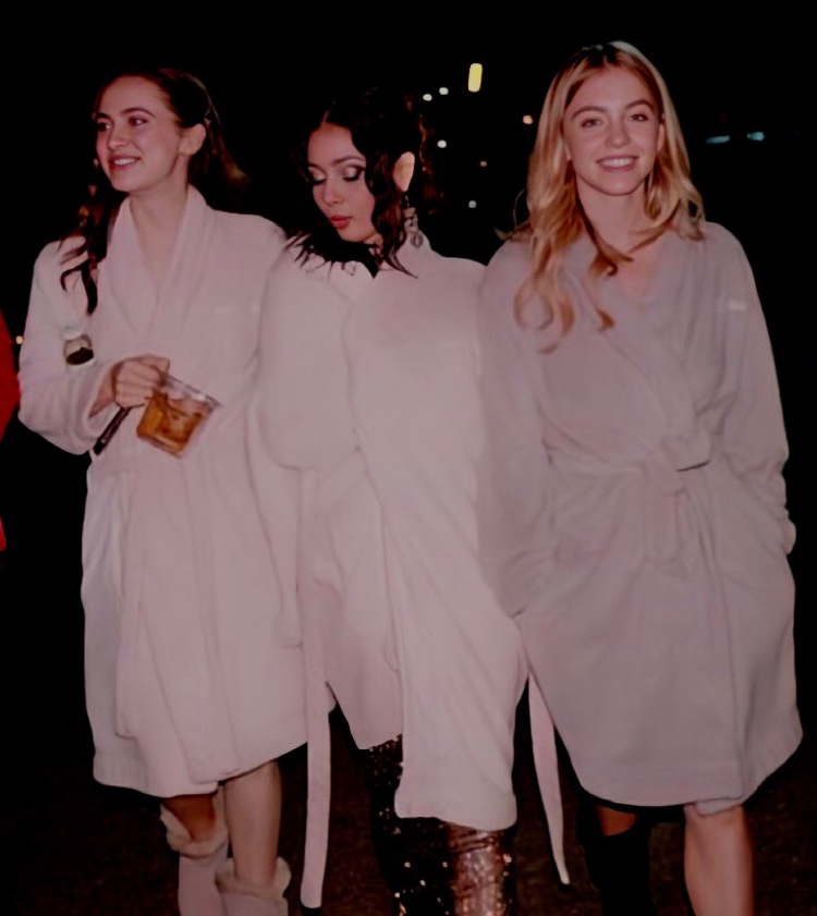 𝙶𝚒𝚛𝚕𝚒𝚎𝚜