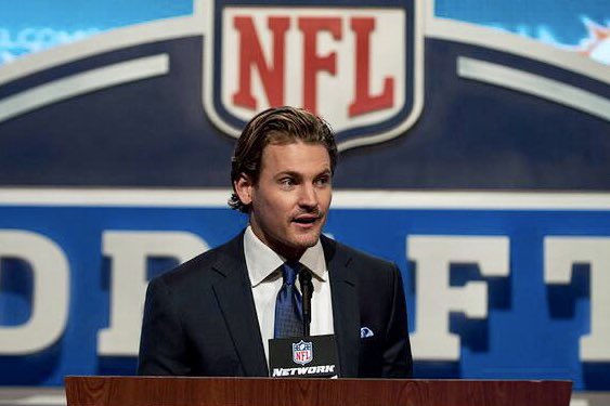 mikeypirtle's tweet photo. Kenny Pickett and Bo Callahan are the same person idc #NFLDraft https://t.co/jeuth98Fa8