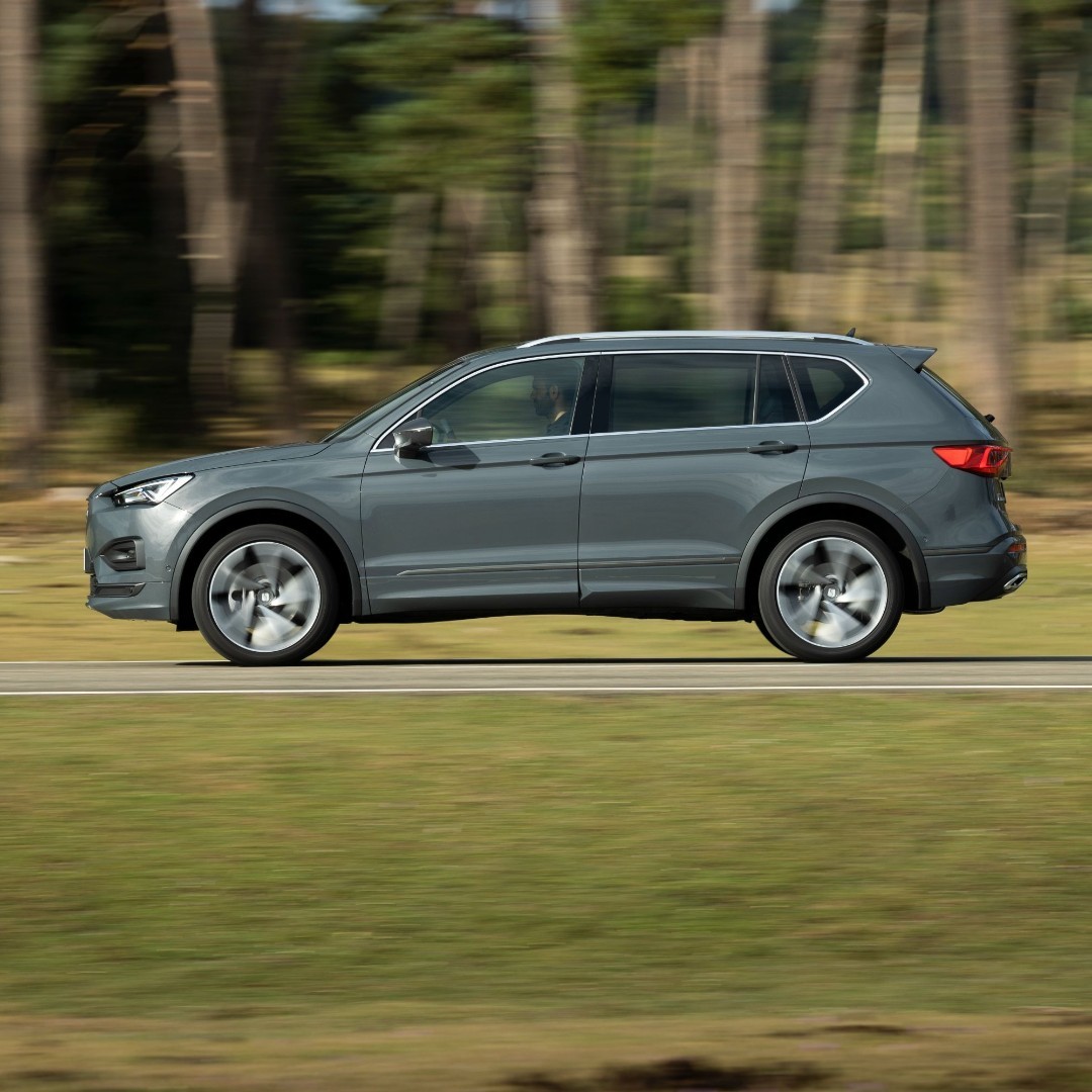 AutomocionT's tweet photo. La única manera que no te guste el #SEATtarraco es porque tengas miedo de salir de tu zona de confort. Asume el reto y conduce al éxito a bordo de este SUV 😎💪 https://t.co/1SiJ7uVeg3 

#AutomociónToledo🥇 #SEAT #GamaSUV #SUV #Toledo https://t.co/fP0pOleVFN