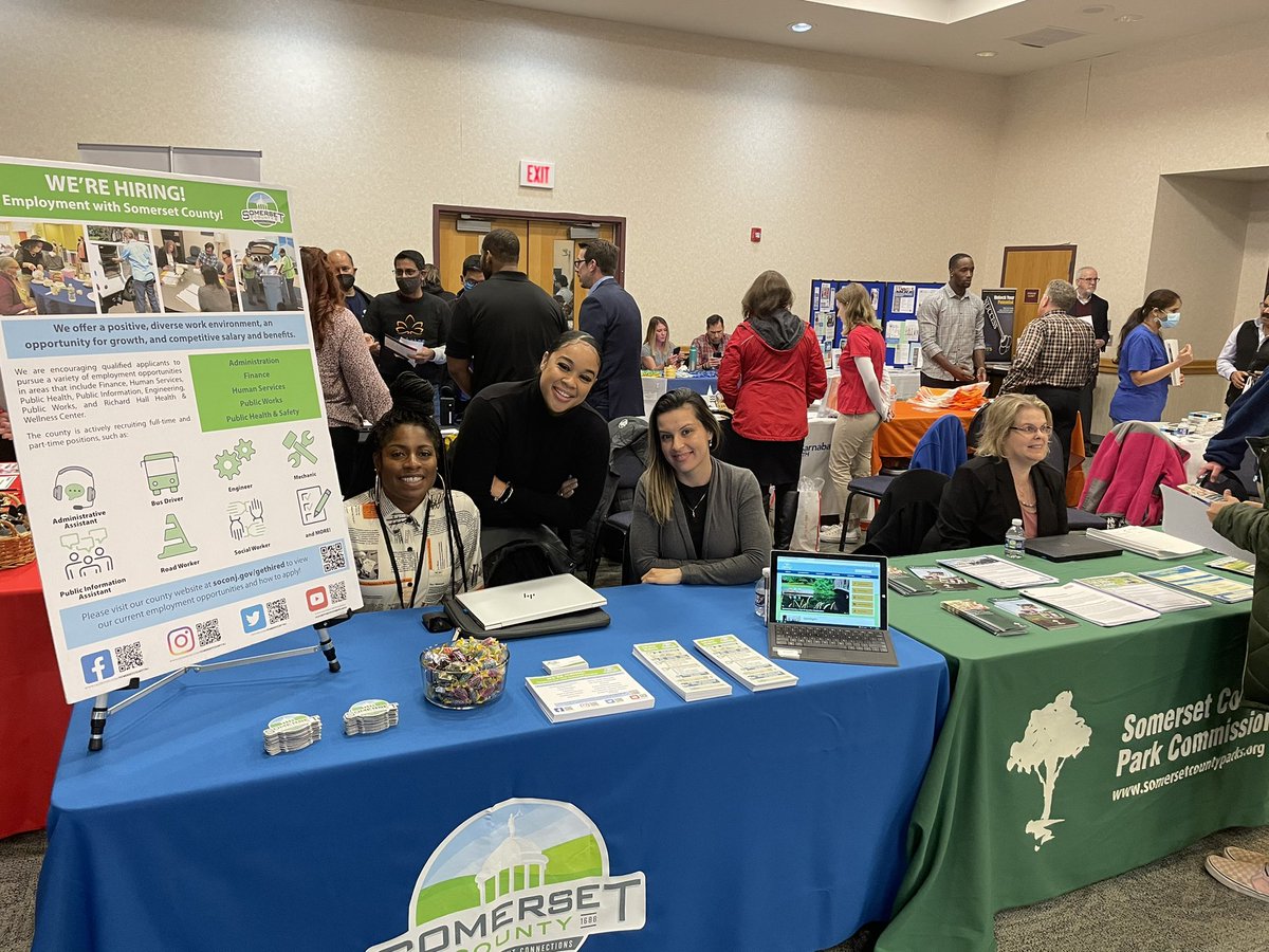 MRSQPETERS_FTPS's tweet photo. Enjoyed representing FMS @ HSC at tonight’s Life After H S Career Paths for Youth, Greater Raritan Workforce Development event @ RVCC. Looking forward to collaborating with new industries &amp; growing our college and career readiness initiative. @FMS_FTPSchools @SolomonVP_HSC https://t.co/GJkwL4fScO