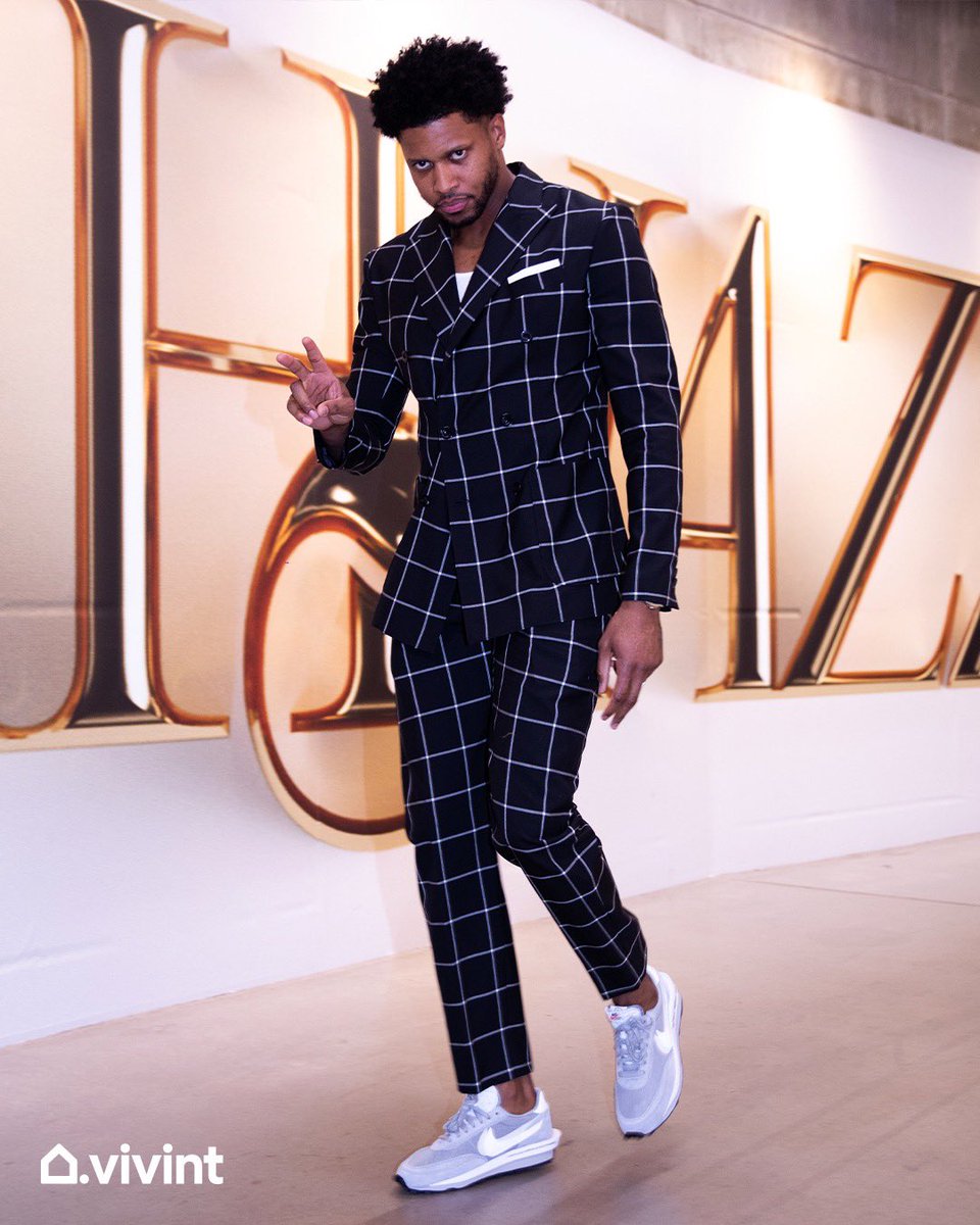 utahjazz's tweet photo. Rudy² came dressed to impress 😮‍💨

#VivintCam | @VivintHome https://t.co/Ss7h0ZepRI