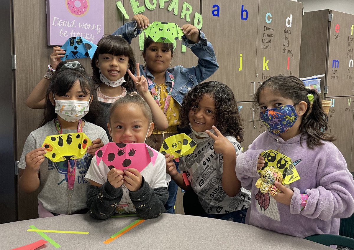 MrsPrivratsky's tweet photo. We talked about the importance of following directions using origami today! We had a blast… and their puppies turned out SO CUTE 💛 @CFISDLieder #growinglieder https://t.co/DzjxQFCFgQ