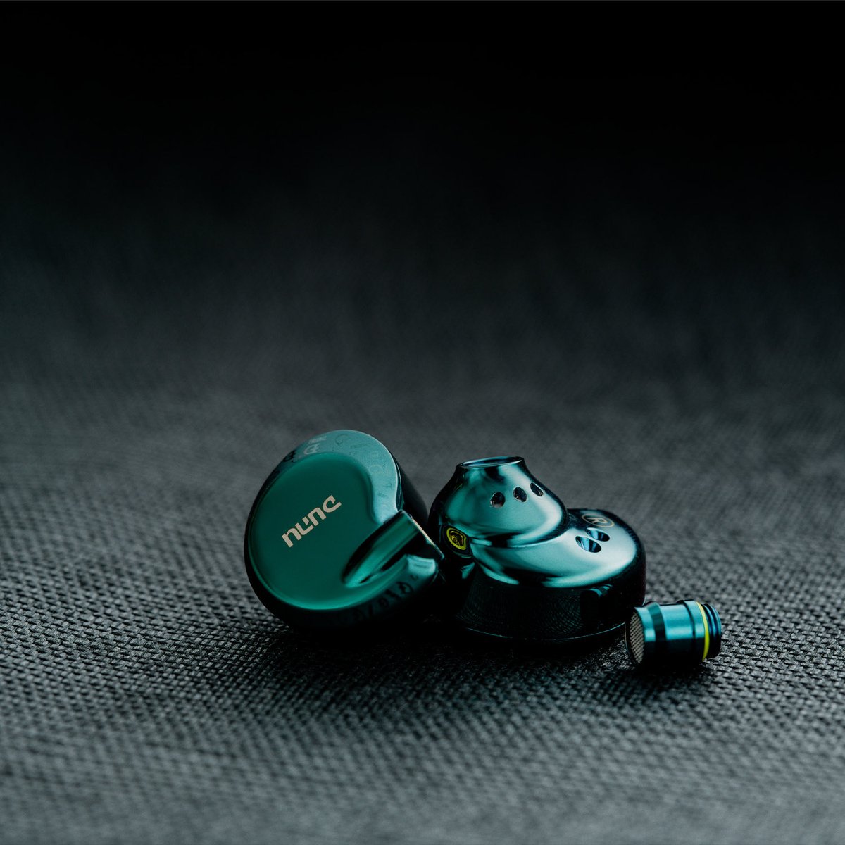 DUNU_Headphone's tweet photo. #VERNUS will go on sale in about three hours' time. If you didn't already reserve a unit, expect to wait for the clock to strike at the hour with mouse in hand. https://t.co/K9mQoXdOeU
