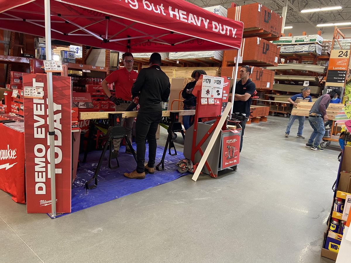 Perla1069CXM's tweet photo. Continuing to appreciate our Pro Xtra customers! Great demo from our Milwaukee reps today! Shout out to Paul for arranging this!! @nelihernan6677 @VenturaIzaiah @ChrisNana6677 @Eder6677MASM @MRSSAHD #4weeksofrewards https://t.co/1xGoZXdU1Z