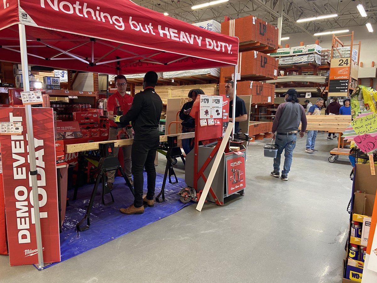 Perla1069CXM's tweet photo. Continuing to appreciate our Pro Xtra customers! Great demo from our Milwaukee reps today! Shout out to Paul for arranging this!! @nelihernan6677 @VenturaIzaiah @ChrisNana6677 @Eder6677MASM @MRSSAHD #4weeksofrewards https://t.co/1xGoZXdU1Z