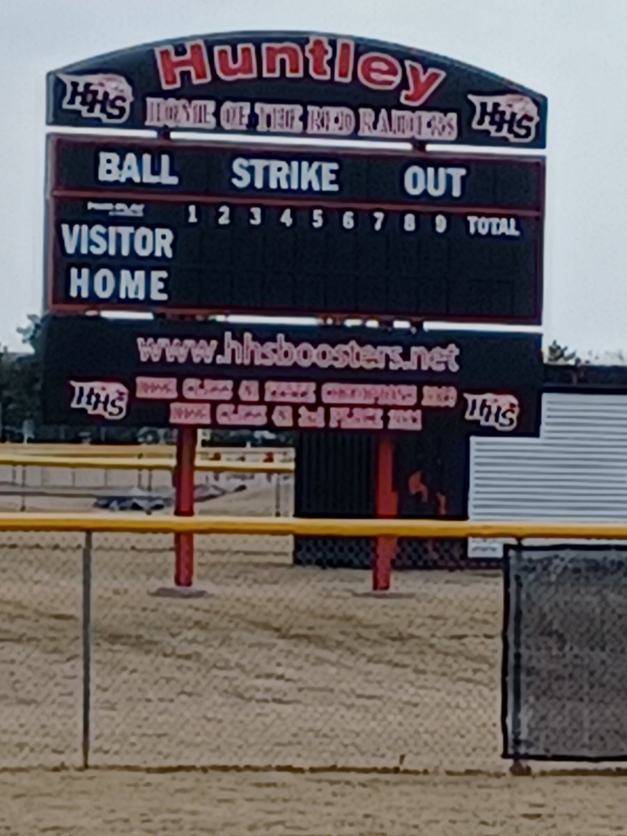 HHSSoftball tweet media
