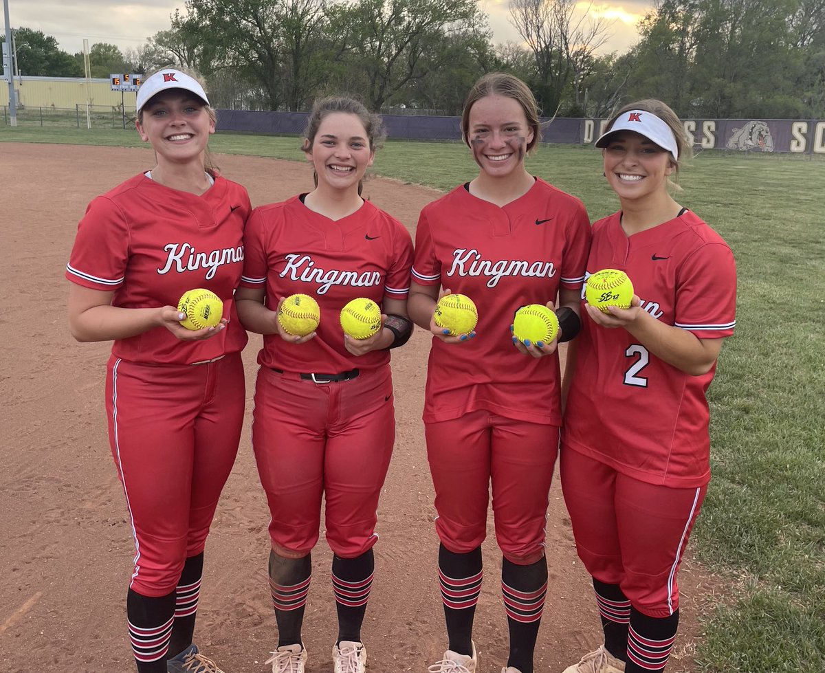 KingmanSoftball's tweet photo. Six Home Runs for Kingman in a sweep over Douglass! Megan Hensley and Emma Parsons both with one bomb 💣 and Marley Munz and Laney Wood with two bombs! 💣💣#BrickByBrick #TheLastStack @sportsinkansas @CatchItKansas @KansasPregame https://t.co/RFEMaCFER1