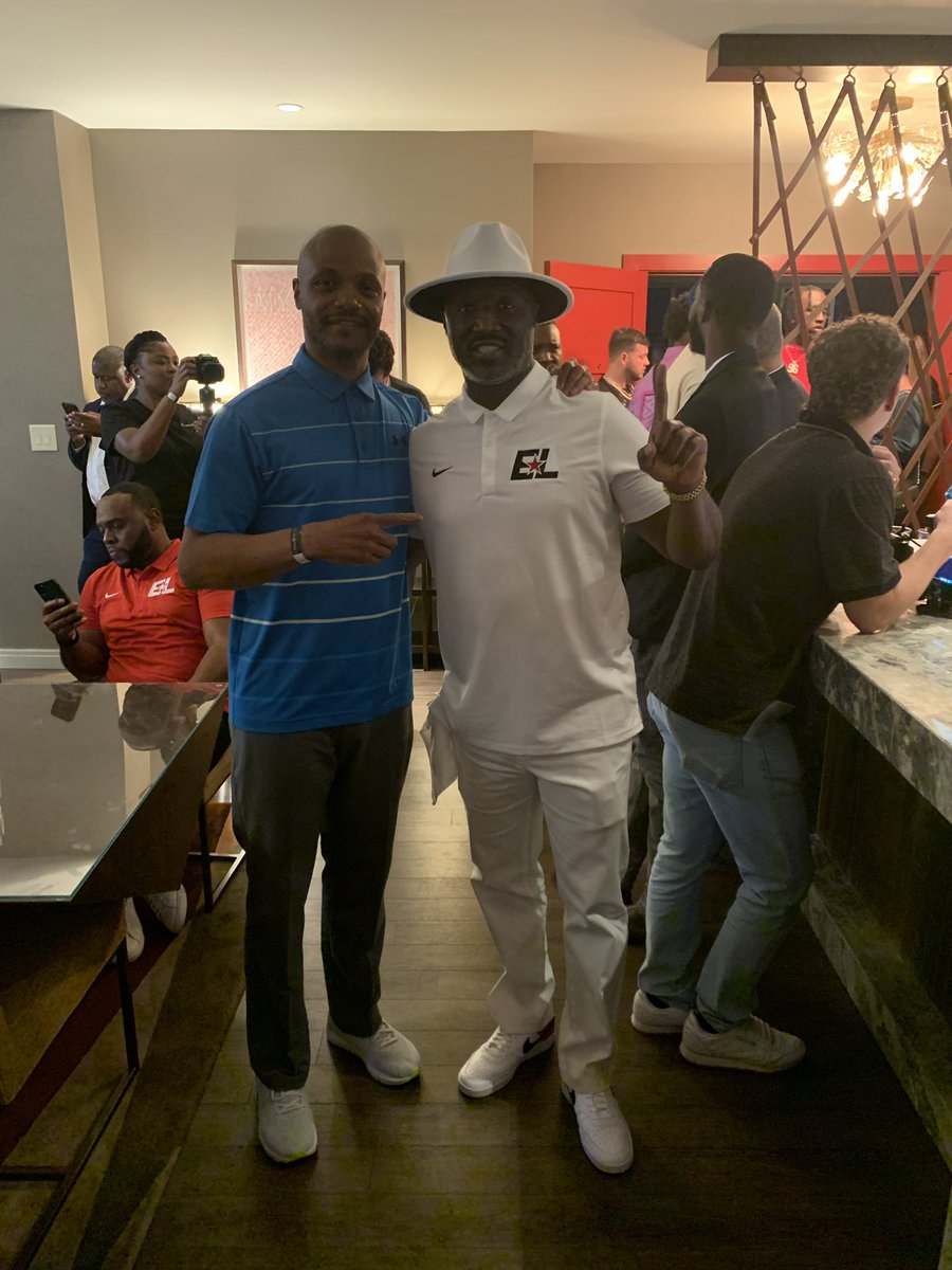 Congratulations to <a href="/44Ytw/">Travon Walker</a> on being selected 1st in the 2022 NFL draft and a huge thanks to @Eliteloyaltysp for having me tonight. Supporting my college teammate &amp; friend <a href="/Loyalty24_7/">Vincent Taylor</a>. Big things to come from this young man &amp; agency!