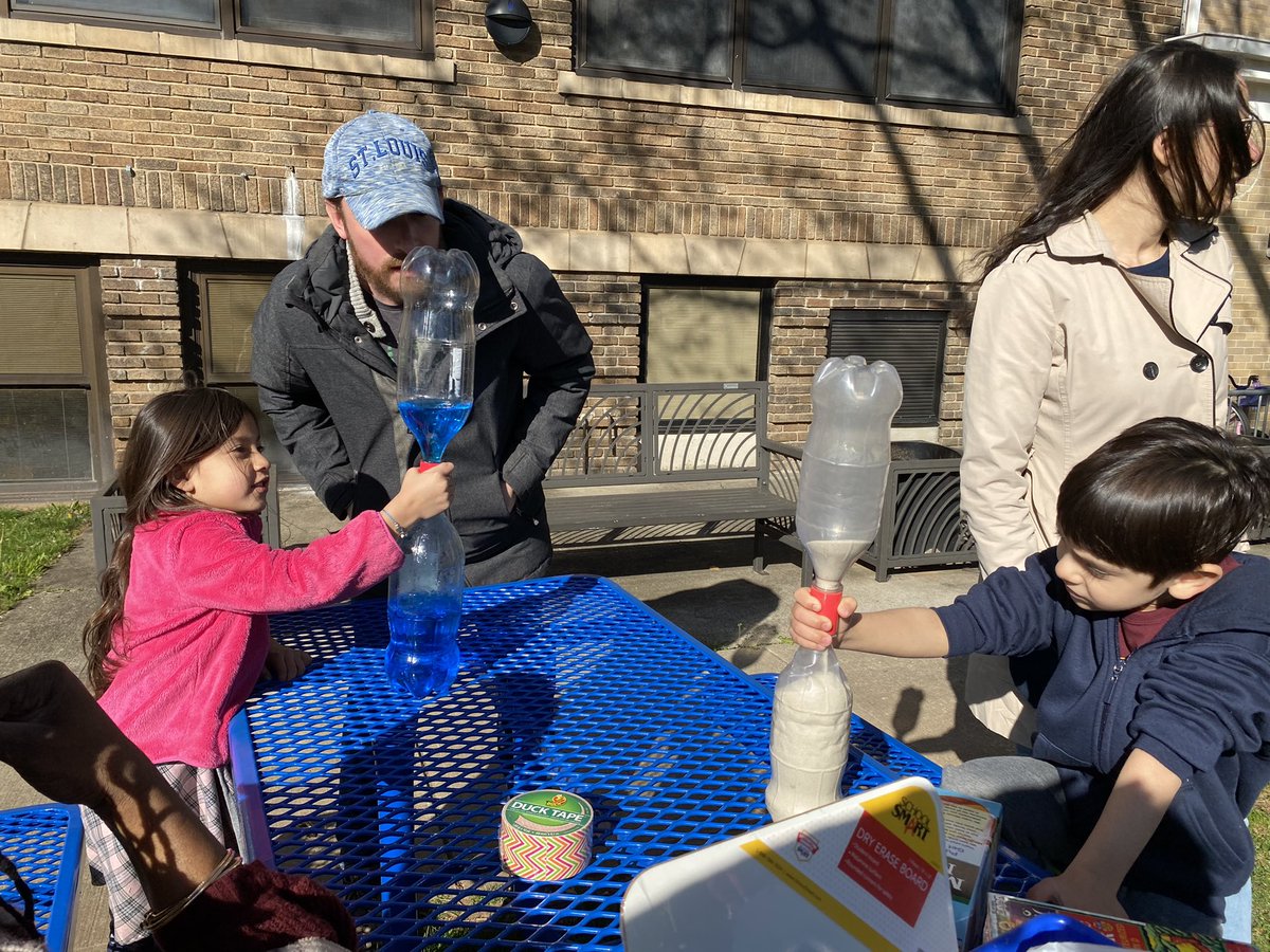 irvingprimaryhp's tweet photo. Thanks for joining us tonight! #joyofscience #handsonlearning🌎 🌳 https://t.co/M5yH03ZVdG