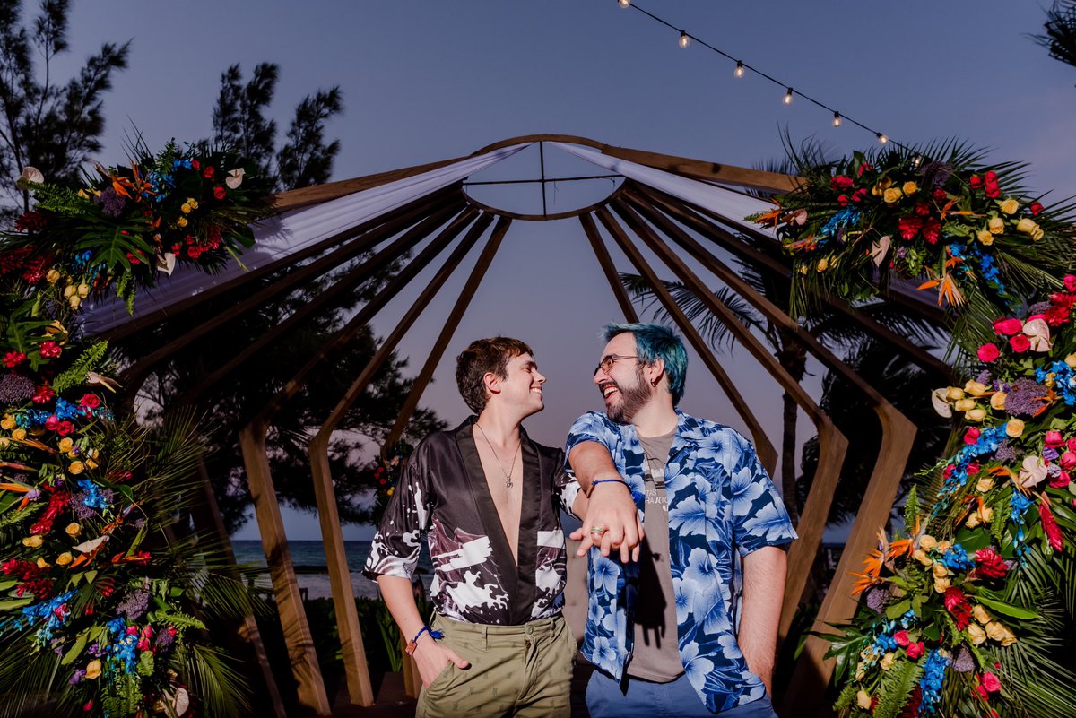 Rolas_Racer's tweet photo. En Noviembre del 2023 cumpliremos el sueño de tener una gran boda, como nuestro amor se merece 😍💙. Te amo @JJCastroGerardo , en un sí todos los días de mi vida 🤩

#weddingproposal #gaycouple #loveislove https://t.co/oUOucGAIwS