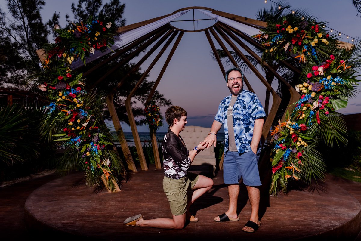 Rolas_Racer's tweet photo. En Noviembre del 2023 cumpliremos el sueño de tener una gran boda, como nuestro amor se merece 😍💙. Te amo @JJCastroGerardo , en un sí todos los días de mi vida 🤩

#weddingproposal #gaycouple #loveislove https://t.co/oUOucGAIwS