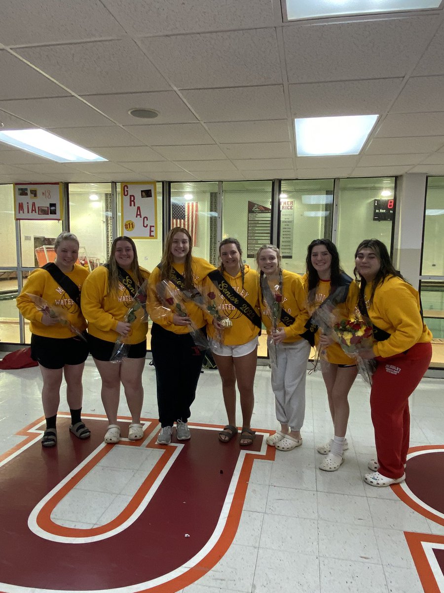 mighty_polo's tweet photo. Congrats to Varsity Water Polo for their win vs. Lockport! What a great way to start the celebration for our amazing seniors! https://t.co/efIQDBlWFk