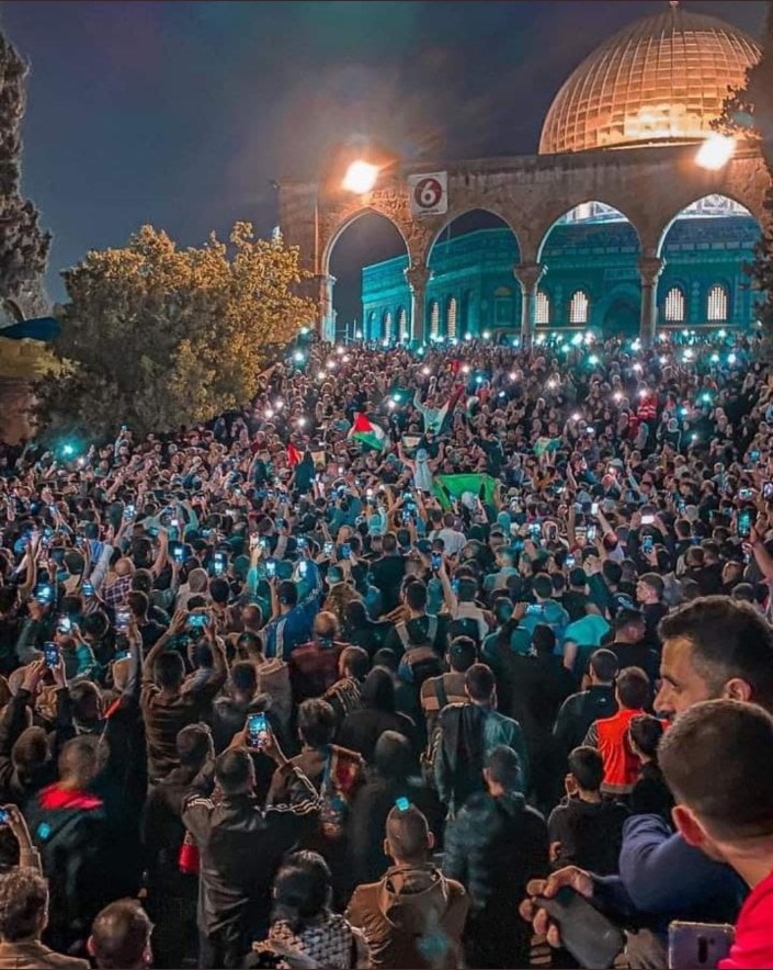 vjtooni's tweet photo. Bait ul Muqadas last night ✌🇵🇸 https://t.co/2wrmnGuC3C
