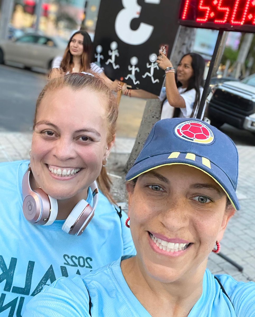 EN_Elena's tweet photo. If you call one wolf, you invite the pack #jsdwolfpack #mdjsd #miamidadewellness #mercedesbenzcorporaterun @mdjsd https://t.co/KS0uTFgq9S