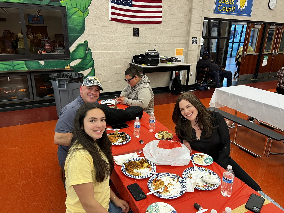 Thank you to all who helped make the International Dinner a success! ❤️🌎 #WorldLanguageClub #BengalPride