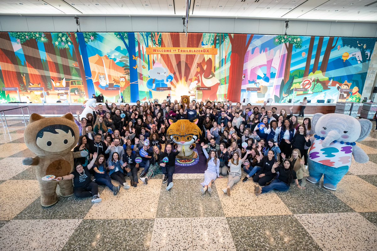 colinjfleming's tweet photo. First large in person event in 886 days ✅

Super proud of this amazing @salesforce marketing team!

#tdx22  is in the books!

📸 @JakubMosur https://t.co/CnltlzqJUd