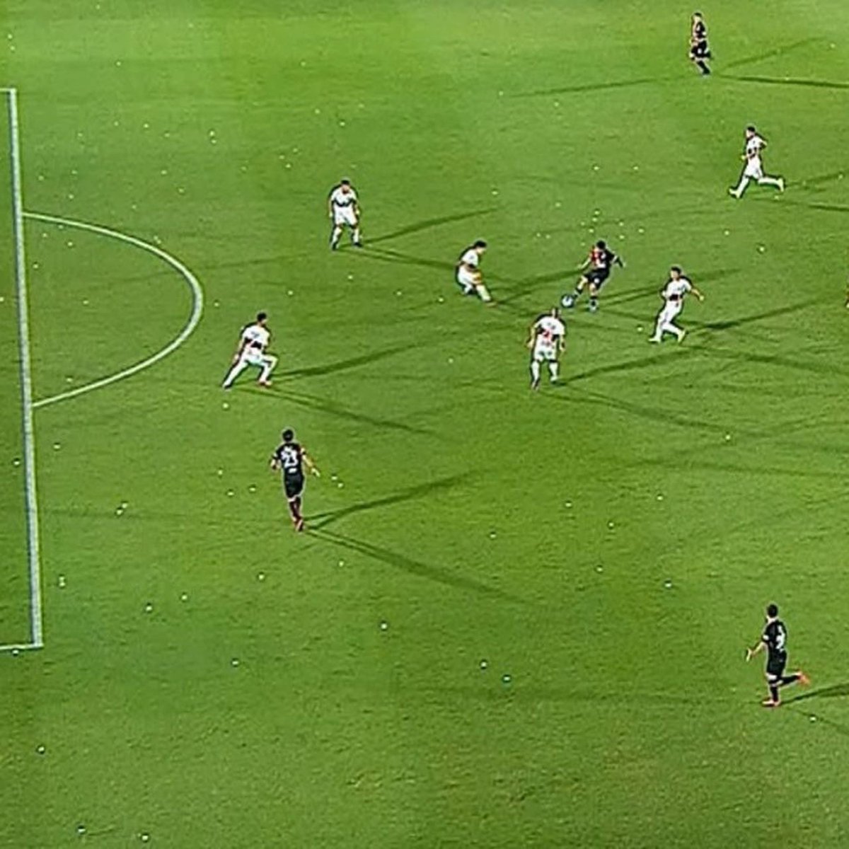 DiarioOle's tweet photo. DOS GOLES MAL ANULADOS A COLรN EN ๐ต๐พ https://t.co/cRsPi22blo