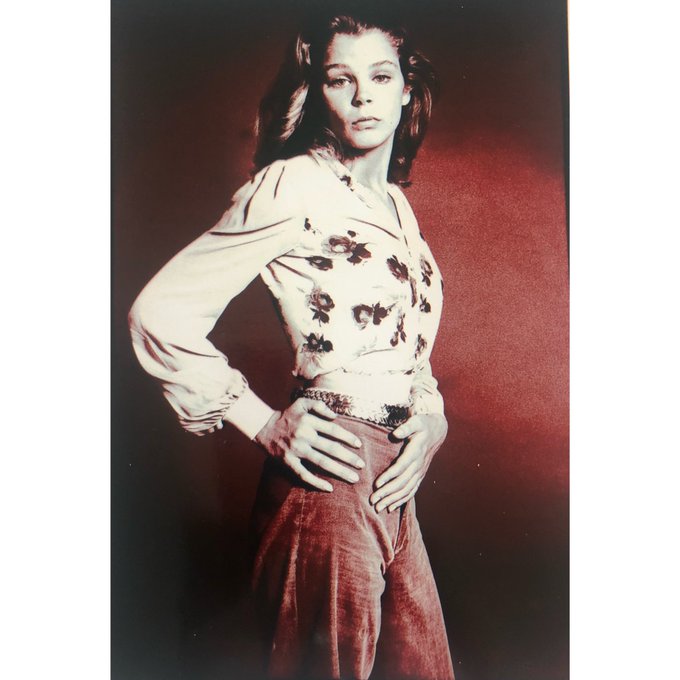 Modeling days&hellip; #model #strikeapose #redvelourpants https://t.co/SdFfqXXcK5<a href="/tag/model"class="tags">#model</a><a href="/tag/strikeapose"class="tags">#strikeapose</a><a href="/tag/redvelourpants"class="tags">#redvelourpants</a>