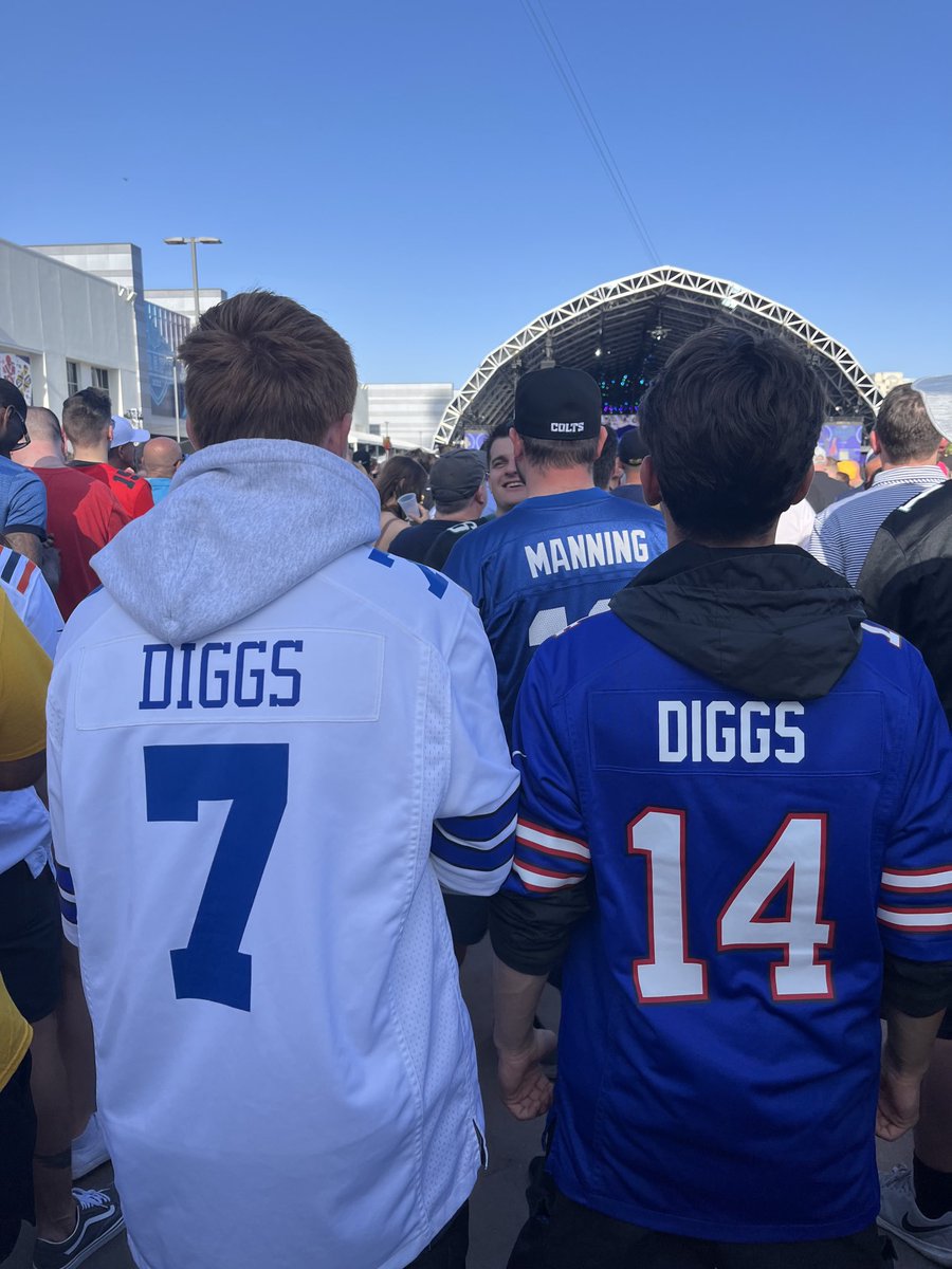 dcase2514's tweet photo. ⁦@TrevonDiggs⁩ ⁦@stefondiggs⁩ 🩸🩸 https://t.co/DpWfoDPrfO