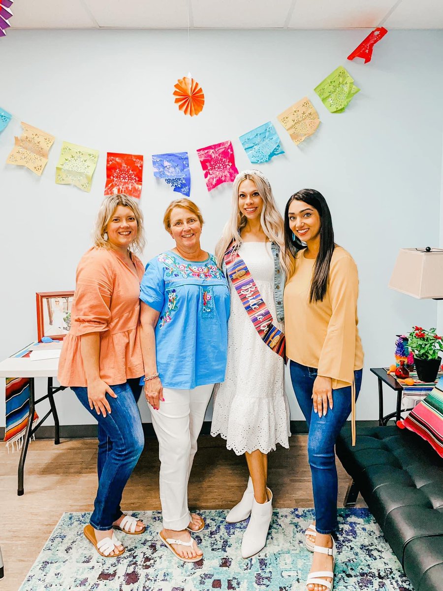 MsShumanSays's tweet photo. SO much fun showering this bride to be!! Thank you @yaleroadrunners for helping to make @mfowlerr24 feel so appreciated! You deserve all the love, blessings, and happiness! 💍👰🏼‍♀️ #TeamKinderForever #RISDPowerOfLove https://t.co/vdp4VLuBWd