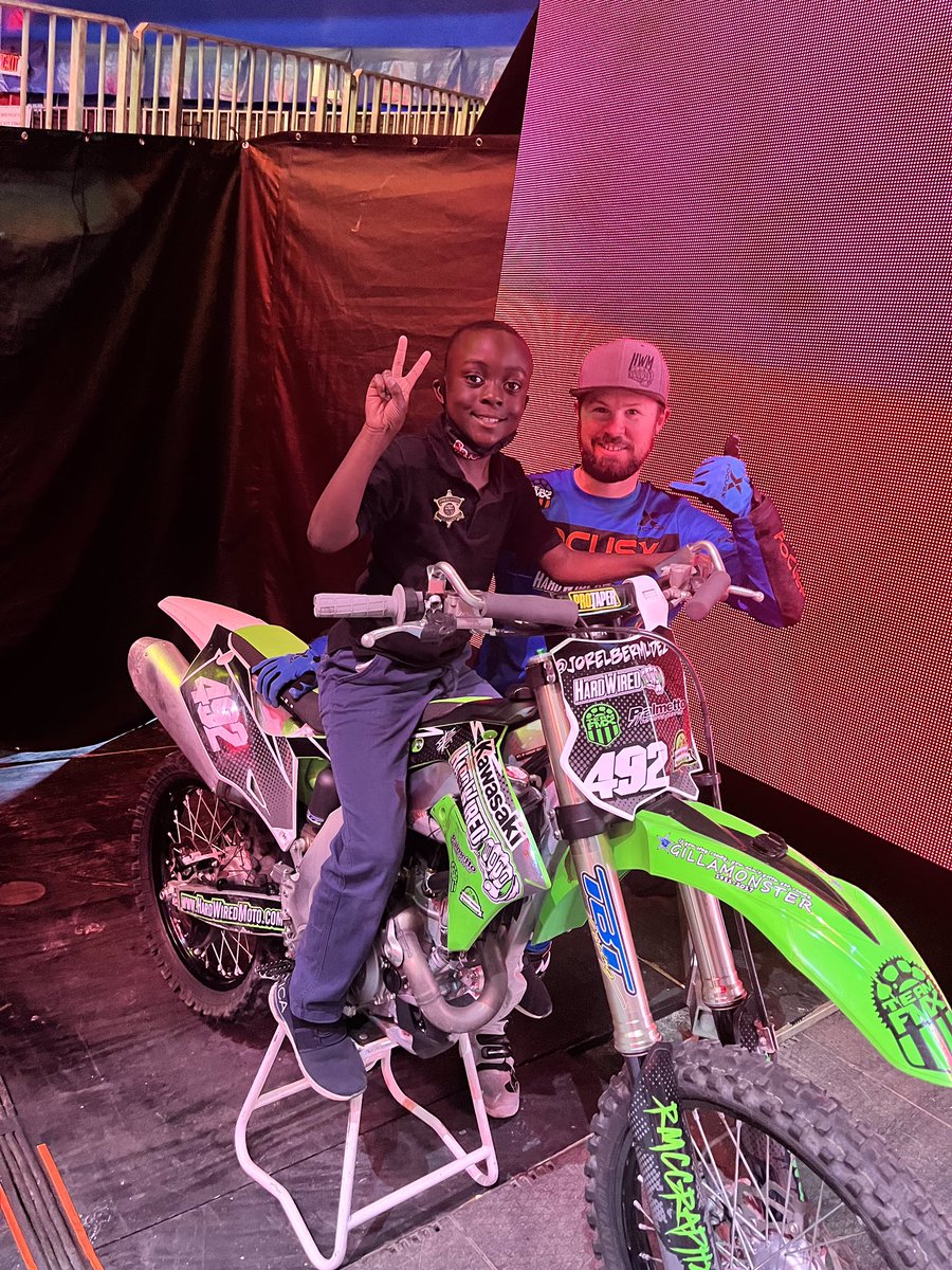 globalimpactatl's tweet photo. In partnership with Dr. Lucille O’Neal, GICM chartered a bus &amp; took some students, from Smith Barnes ES, to the Universoul Circus last night.  A great time was had by all!

#just1share #just1visit #followme2Dabridge #ilovemygicm #wegettoserve #reset22 #partnerineducation https://t.co/JKZpMOMNKL
