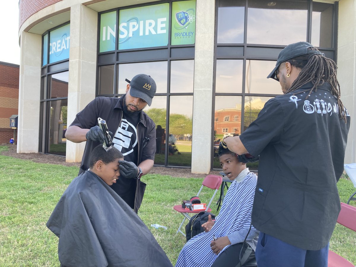 BradleyBobcats's tweet photo. Love our Bradley community.  Nearly 400 people came out to support our student's math &amp; literacy. Students performed a glimpse of Willy Wonka, MTSU fraternity stepped, free dinner, free hair cuts, and much more.  Shoutouts to all of the sponsors coming tomorrow. https://t.co/vbVUuamCw6